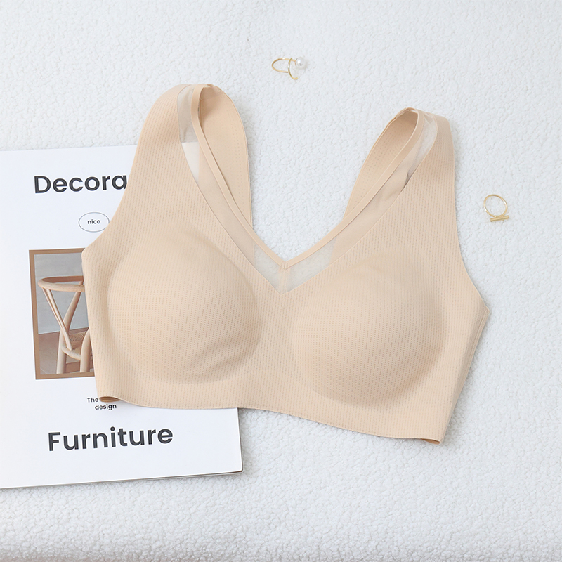 无痕大胸显小聚拢薄款内衣防下垂