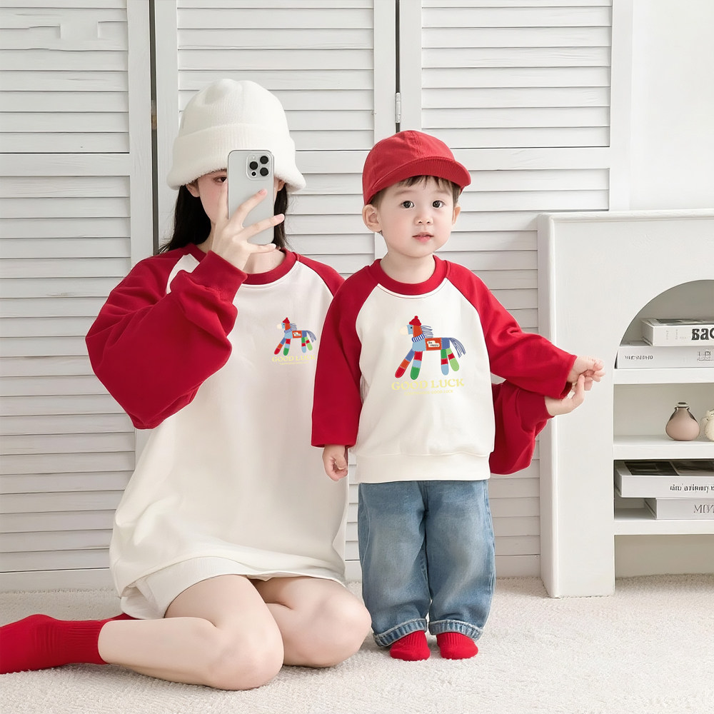 亲子装春季2026马年新款圆领卫衣一家三口四口时尚母女母子全家装