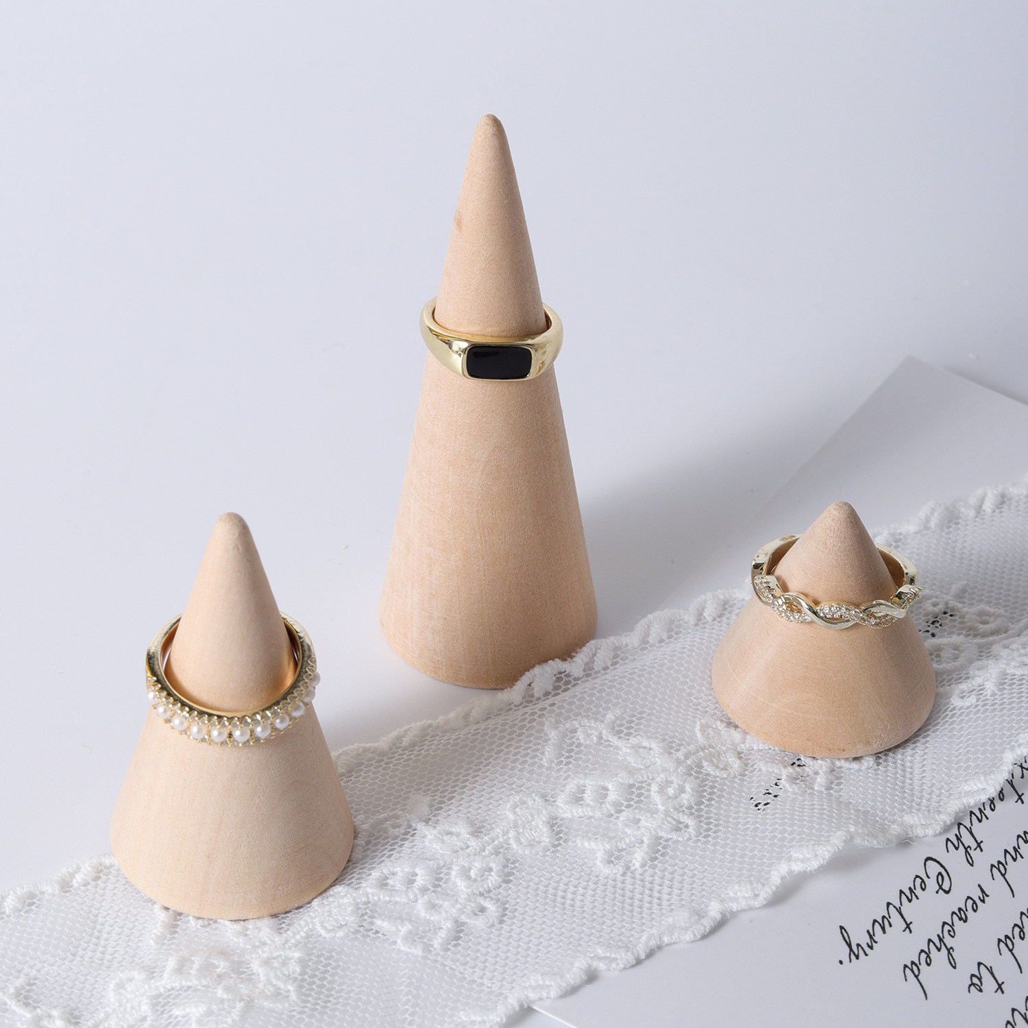 단단한 나무 콘 링 디스플레이 스탠드 쥬얼리 디스플레이 디스플레이 쥬얼리 쥬얼리 사진 소품 단단한 나무 링 스토리지