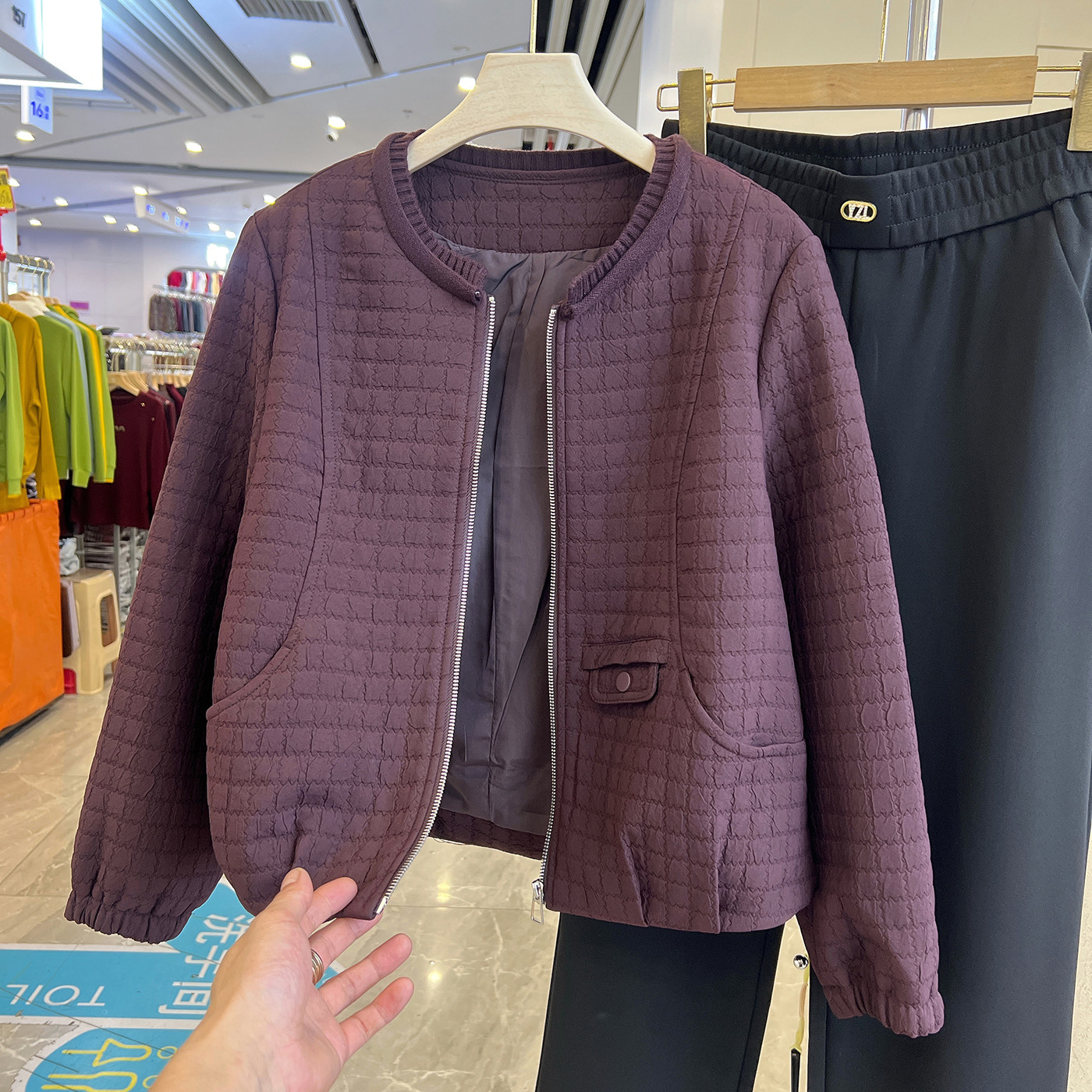 四季青妈妈装菱格短外套女秋新款显年轻洋气棒球服中老年夹克上衣