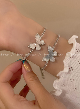 彩色小众2024年新款蝴蝶手链精致