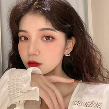 一款两戴花朵耳钉2020年新款潮冷淡风个性耳环韩国气质网红耳饰品