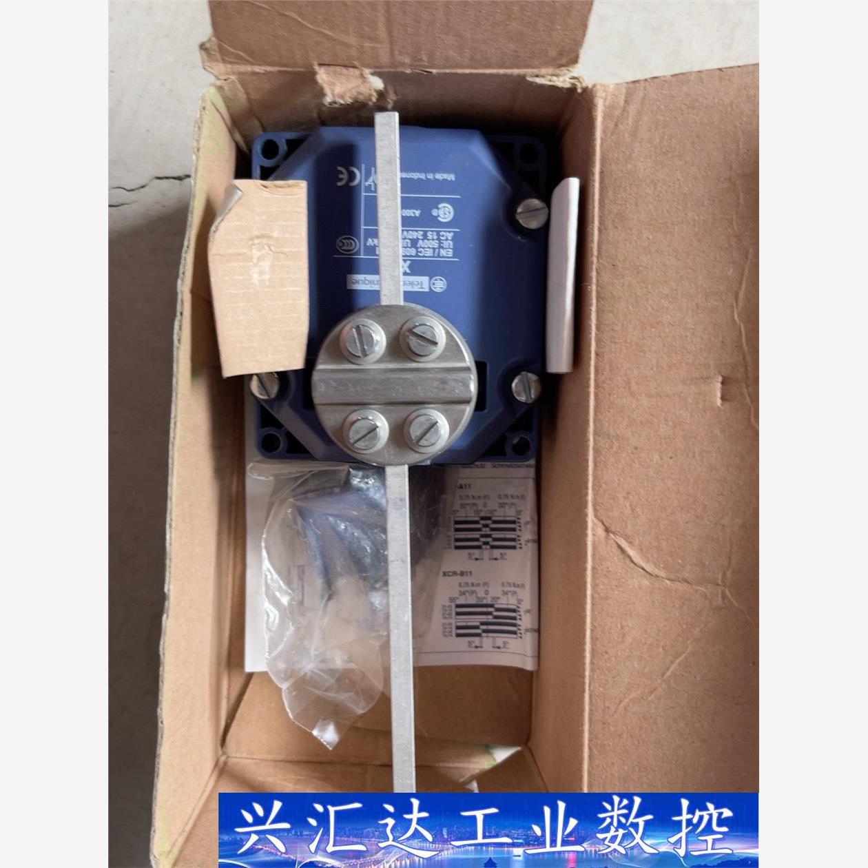 XCRE18 施耐德限位开关XCR-E18 全新原装正品 实  询价下单