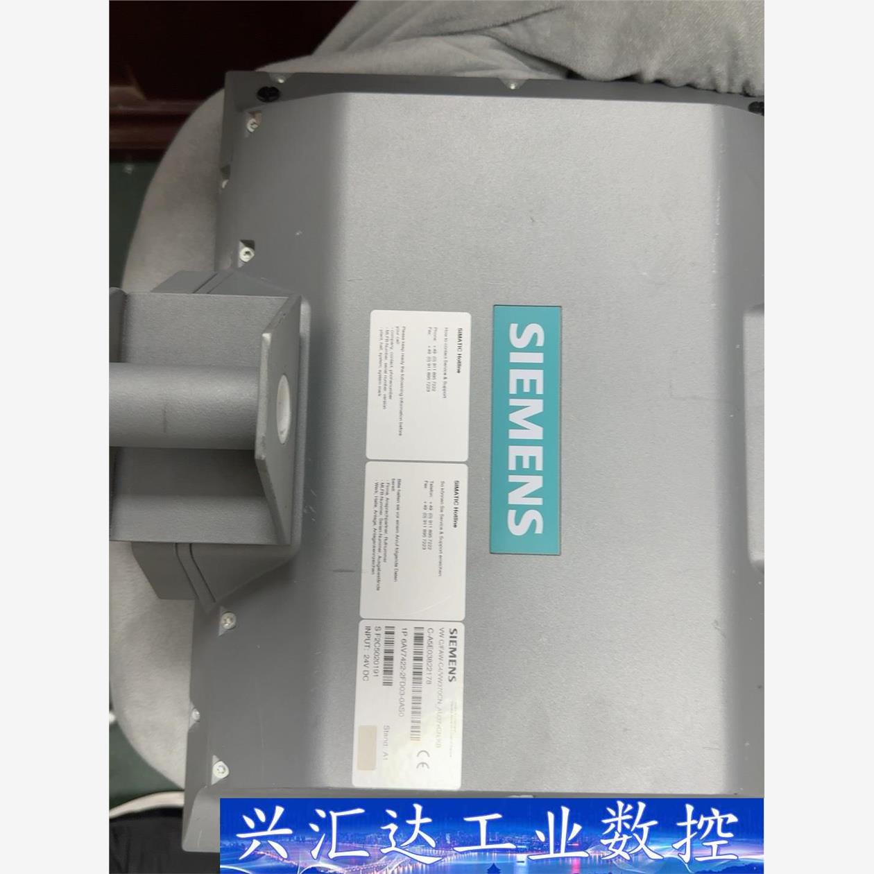 6AV7422-2FD03-0AS0西门子触摸屏，有一点磕碰 询价下单