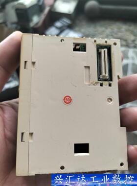 施耐德TWDDRA8RT,功能正常实物图有小裂纹。  询价下单