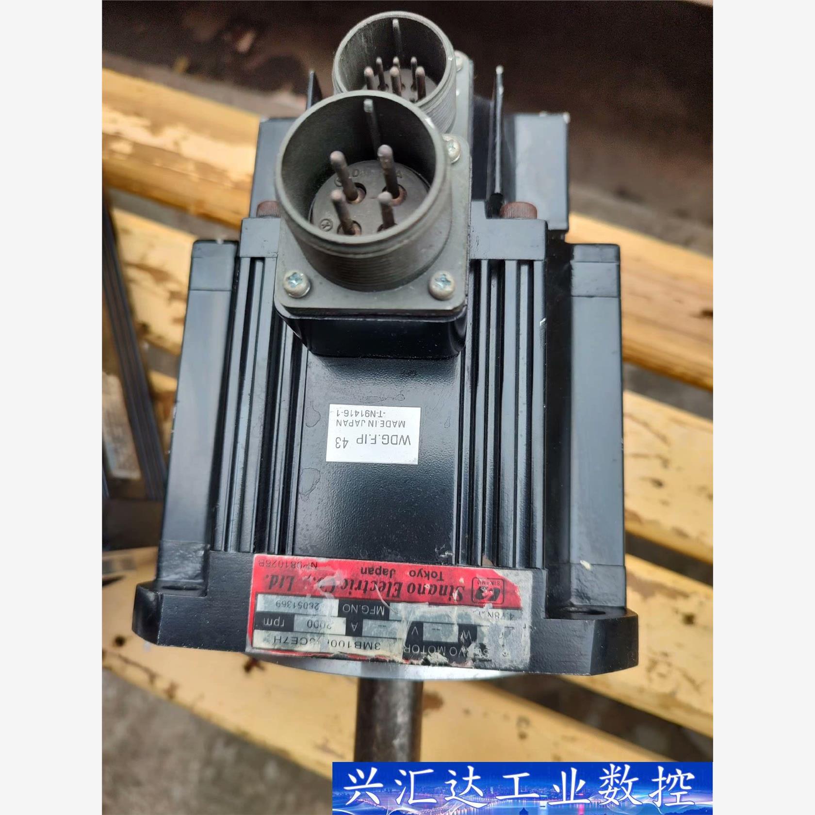 信浓Sinano伺服电机，型号3MB100-3CE7H，不带 议价商品