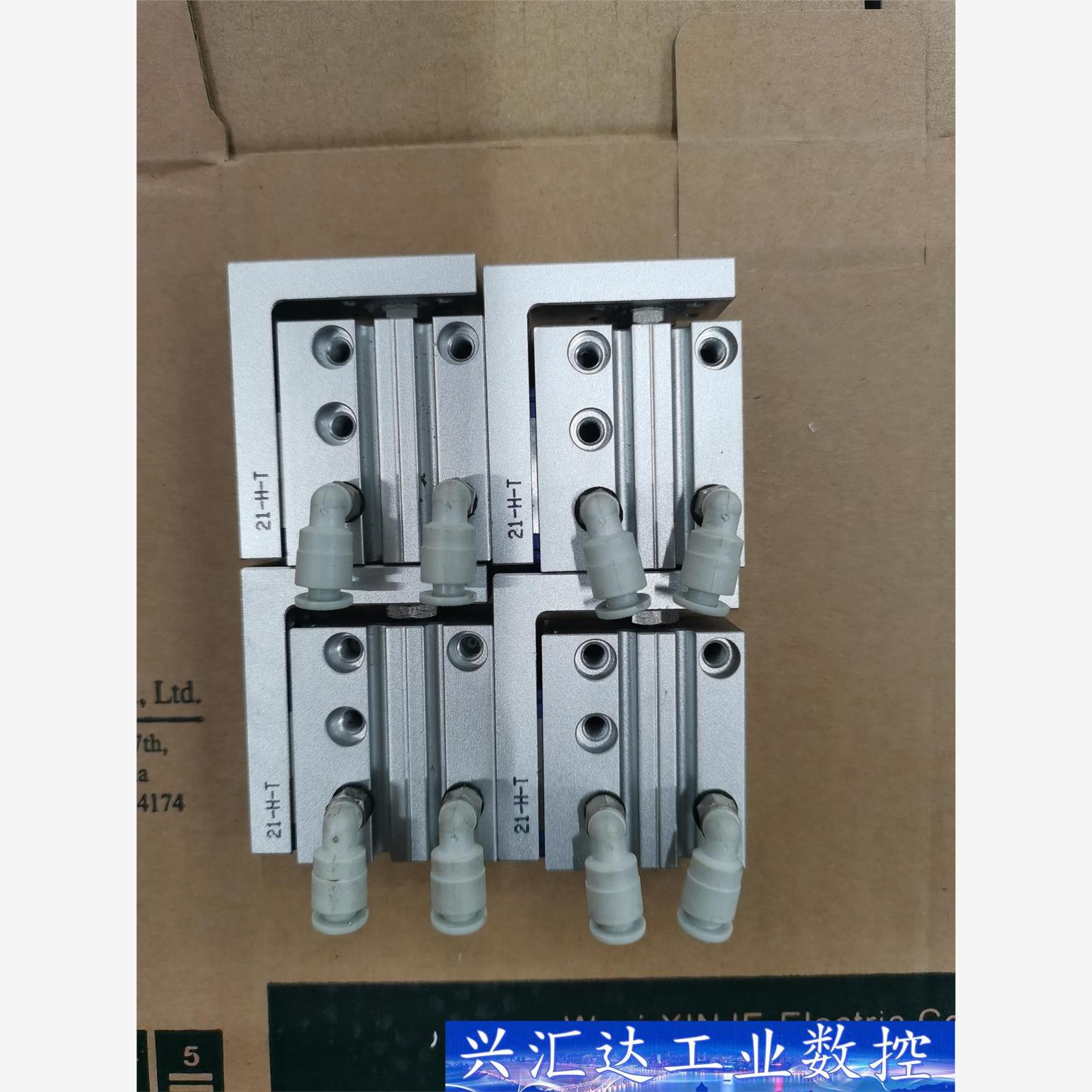 亚德客侧滑气缸HLH10X10S，成色新如图实物拍摄  询价下单