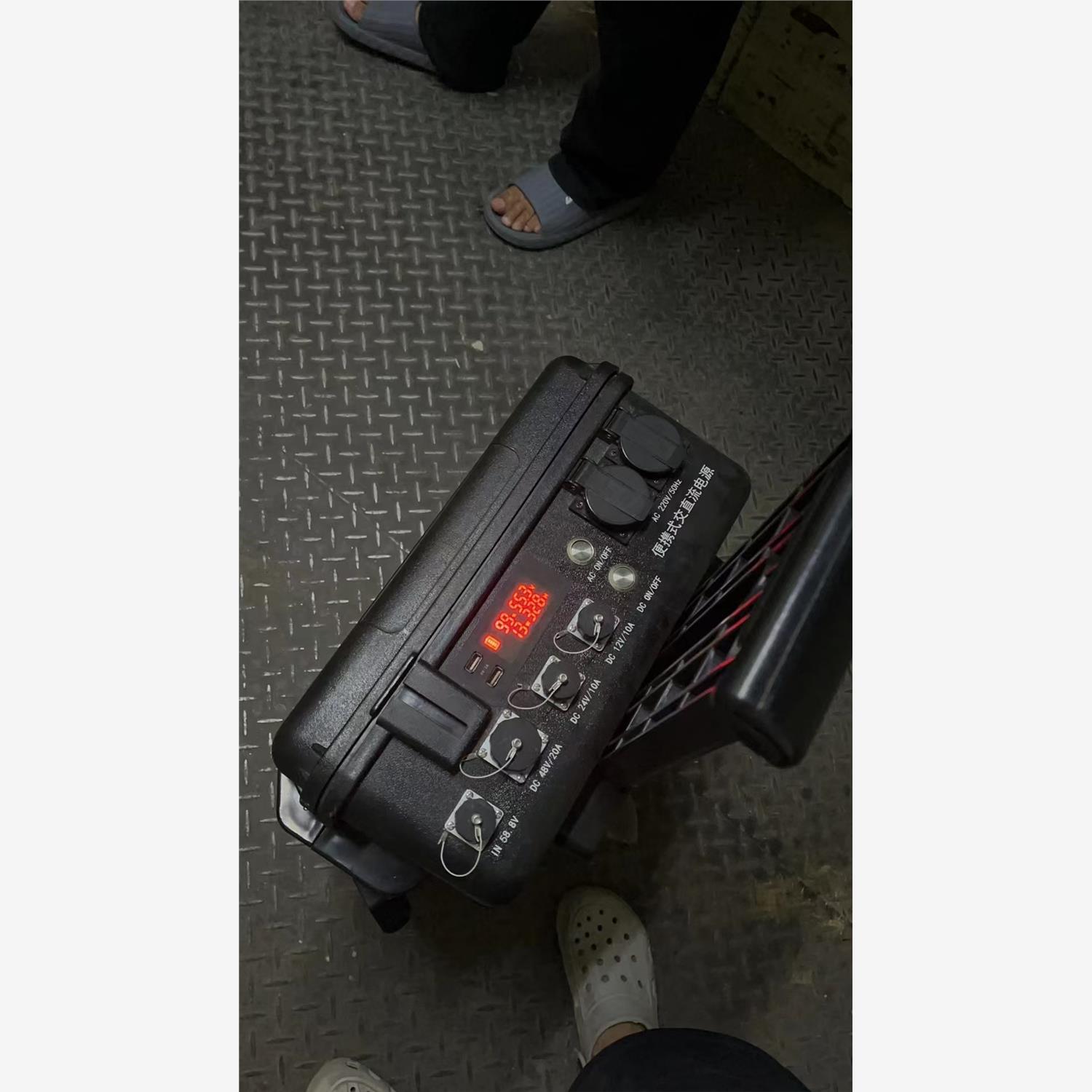 多马士户外移动电源，可以电车充电，存7度电，户外露营用电也非