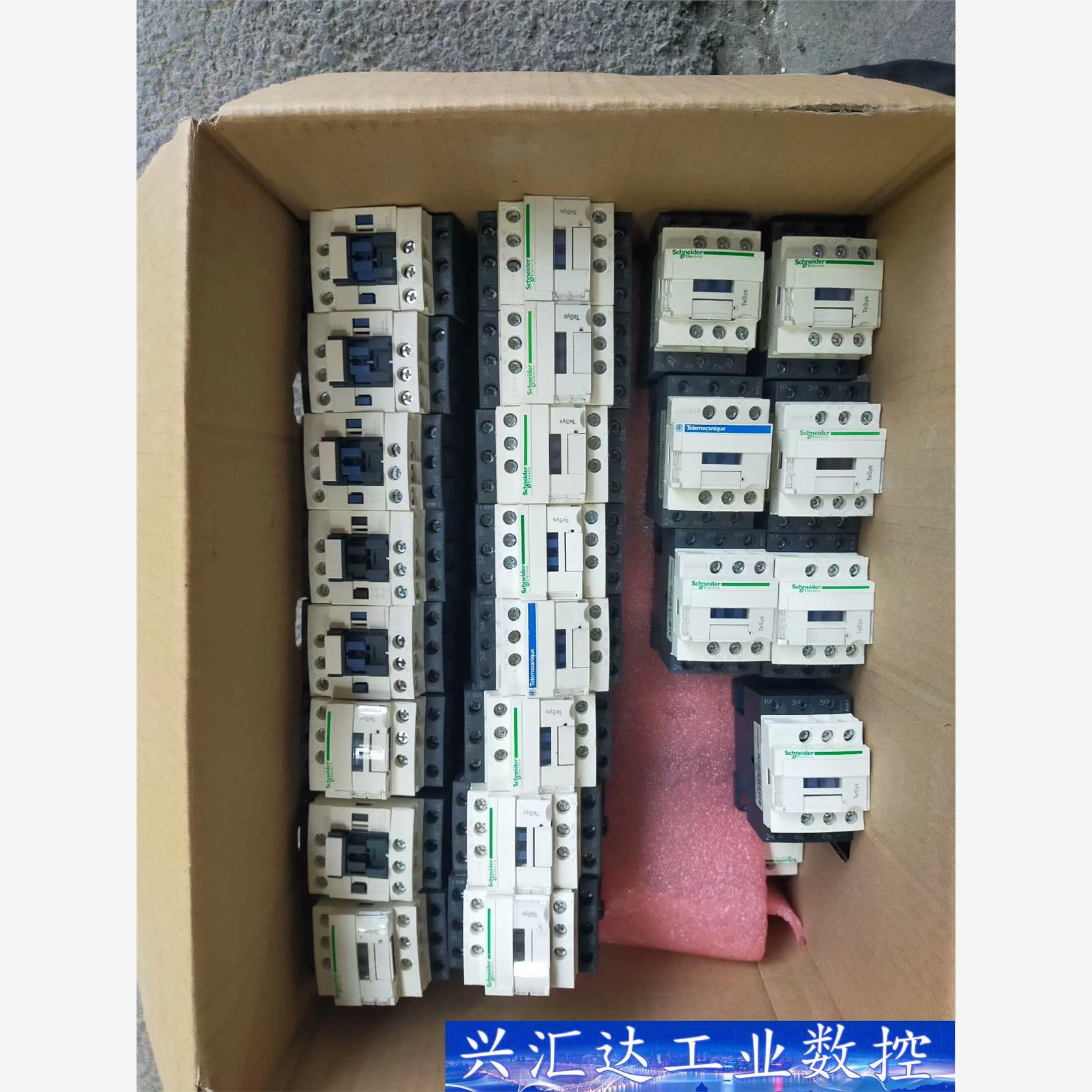施耐德接触器LC1D18拆机的9成新220V线圈电压,180  询价下单