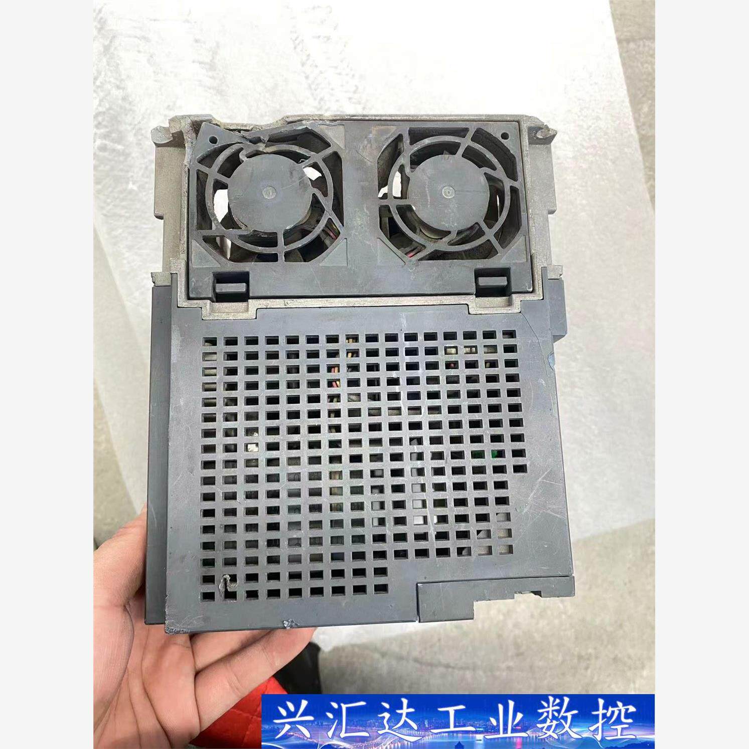 三菱MR-J3-700A，7KW，有点暴力拆机，功能包好，已  询价下单