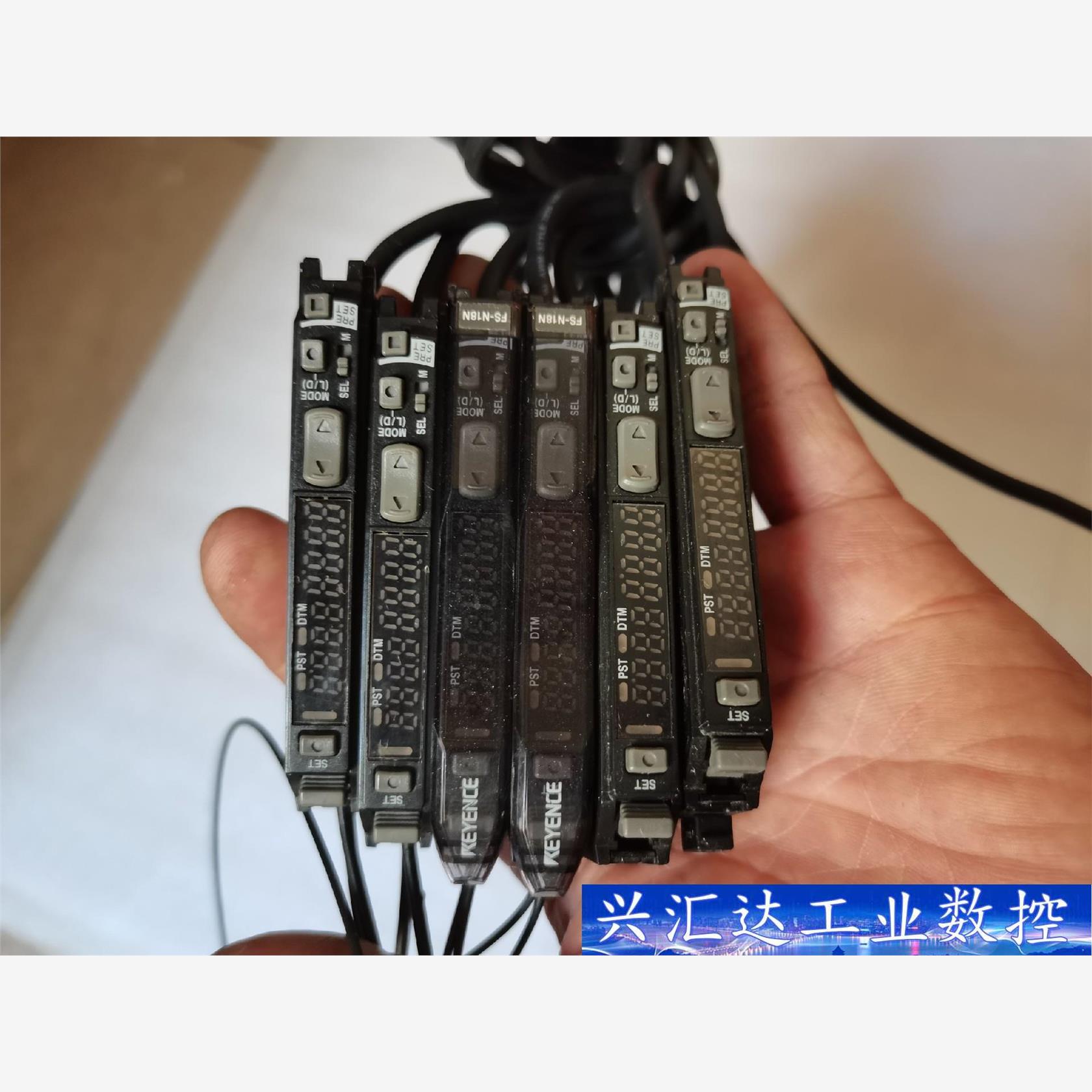 KEYENCE基恩士光纤放大器FSN18N，数量6个，成色如  询价下单