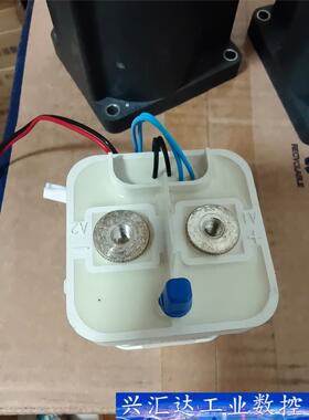 全新库存主控箱拆下来的群英继电器700V400A带辅助触点  询价下单
