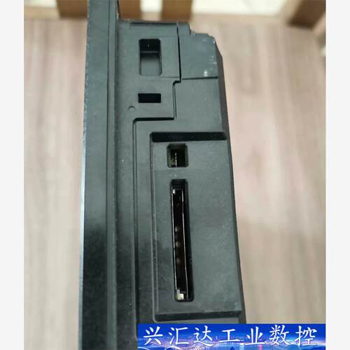 基恩士触摸屏，型号：VT5-W07M，原装拆机，端子齐全，  询价下单