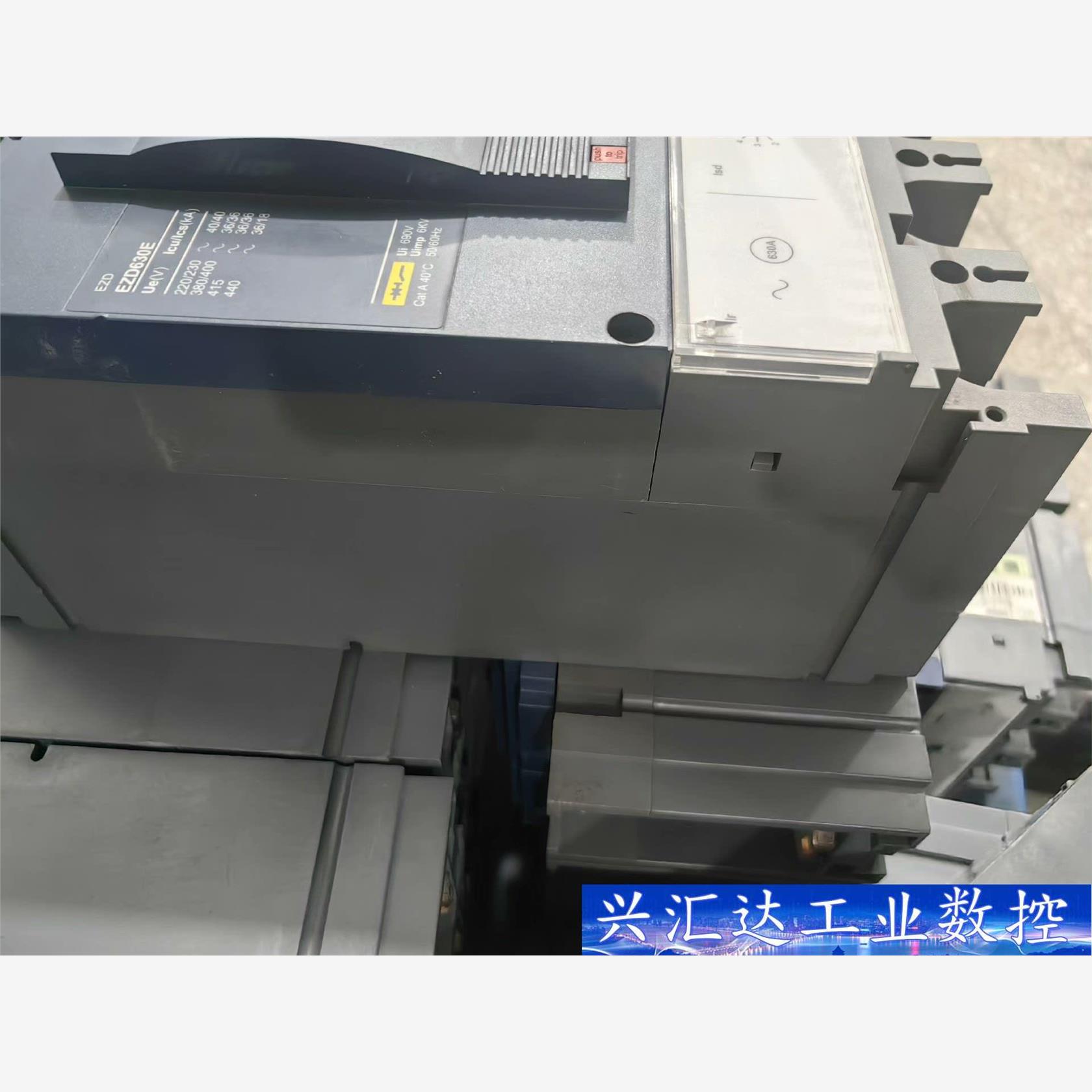 施耐德塑壳断路器EZD630E