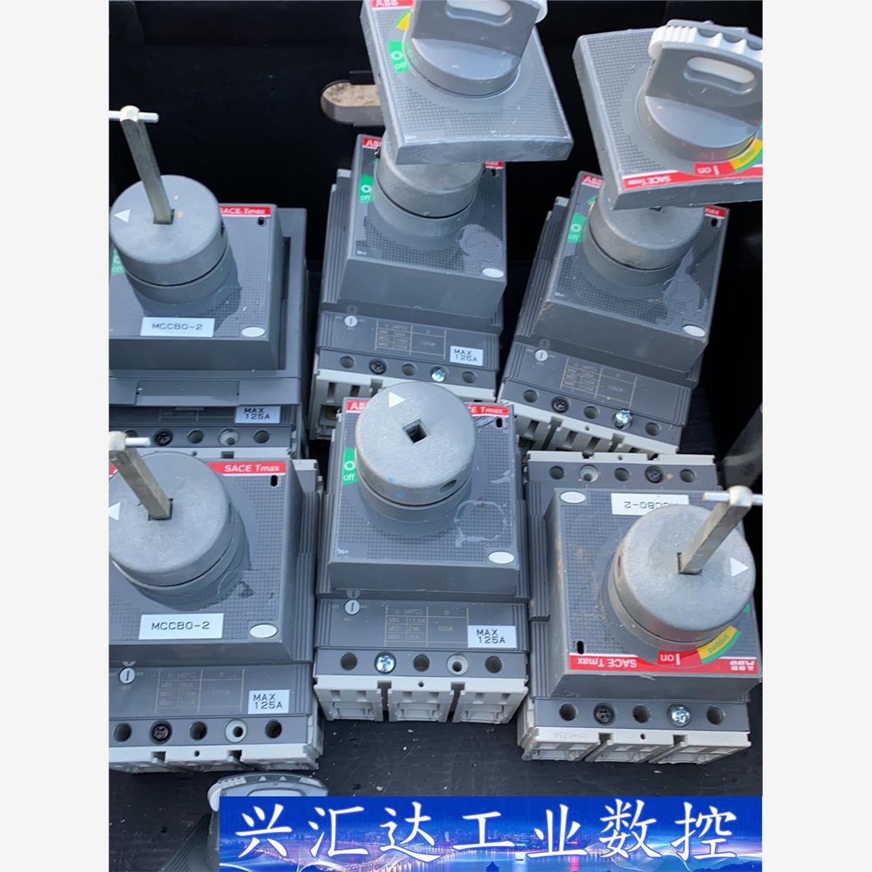 ABB塑壳断路器T2S160询