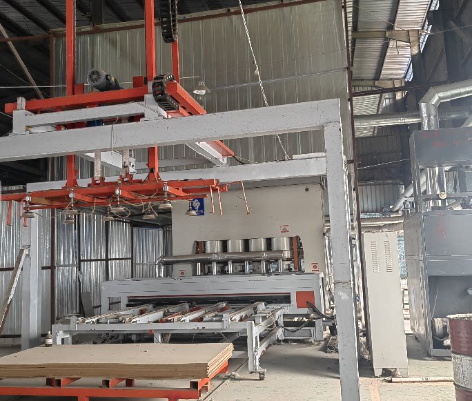 4月30日商丘华盛压机（HSYJ-5000T4*8尺）一套、华盛压机（HSYJ-5000T4*9尺）一套、模温机（燃气模温机）两台、钢板（不锈钢模板）25套、空压机（BMVF22）