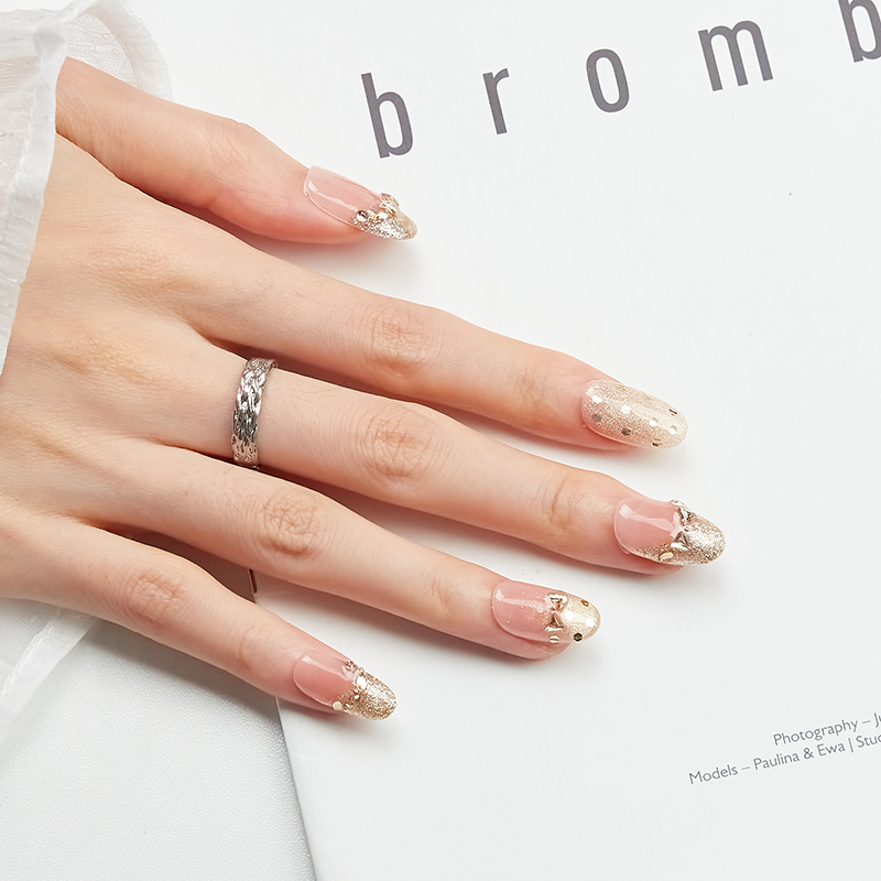 穿戴甲纯手工美甲2026新款高级感黄黑皮显白新娘拍婚纱照指甲贴片