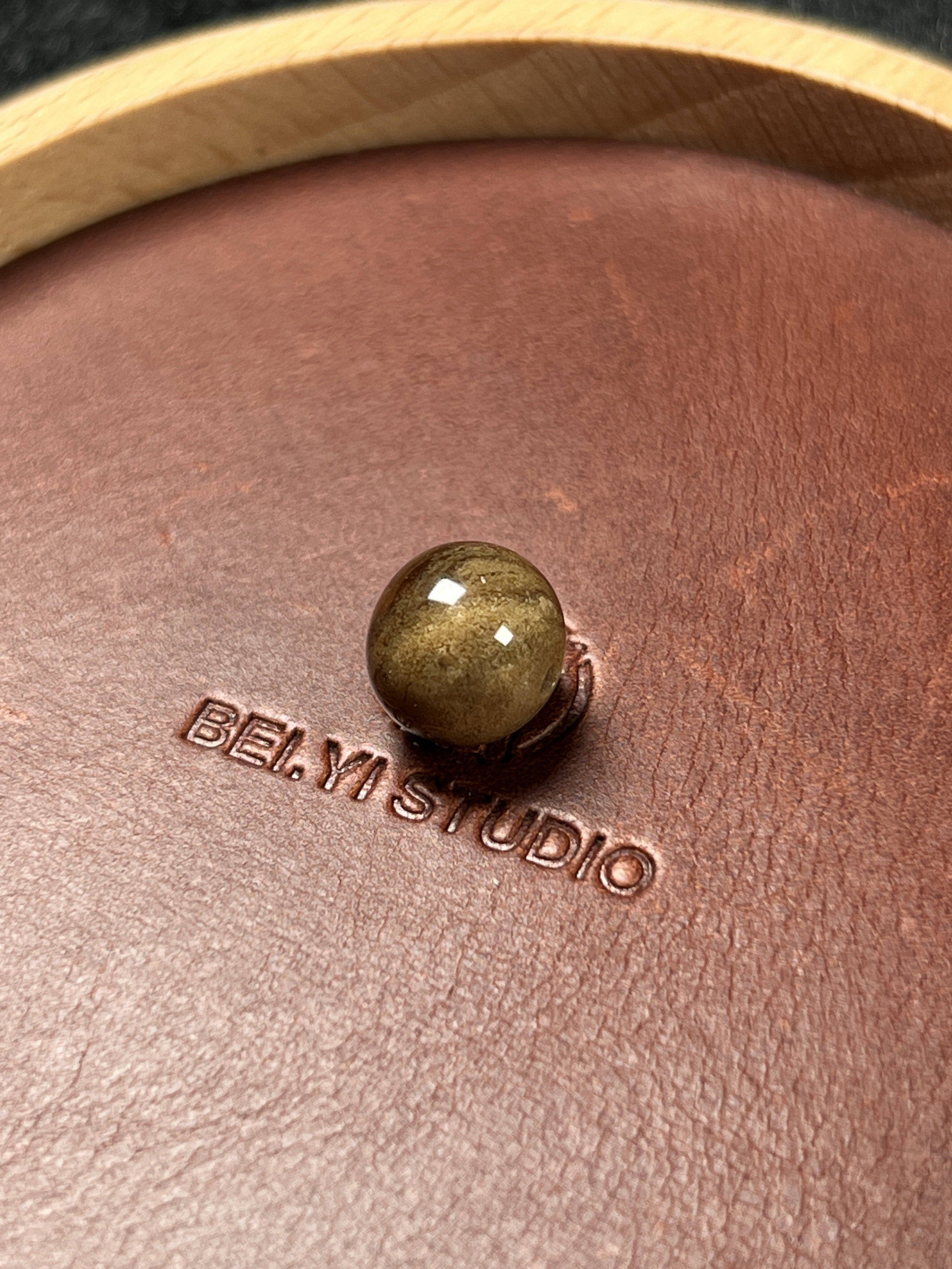 【特价】9.5mm+抚顺琥珀天花板极致铂金砂泥珀单珠（25年老料）