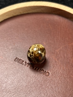 【特价】12.5×10.5mm抚顺琥珀纯净奶白血溶洞经典单珠（25年老料