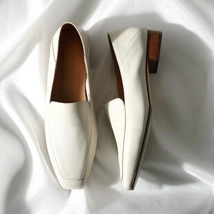 履约 单鞋女春款2024新款英伦方头米白色平底真皮一脚蹬乐福鞋秋
