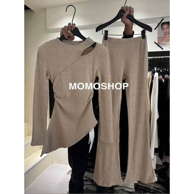 冬季韩版时髦百搭褶皱不规则开叉磨毛上衣+高腰微喇裤女套装