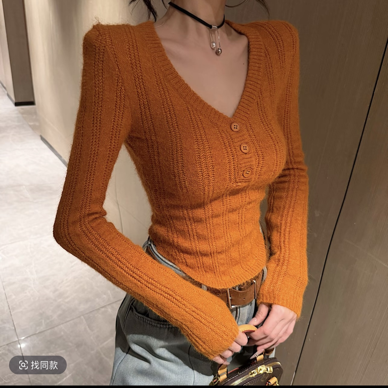 2025秋冬新款修身显瘦镂空正肩针织衫女纯欲短款毛衣打底衫