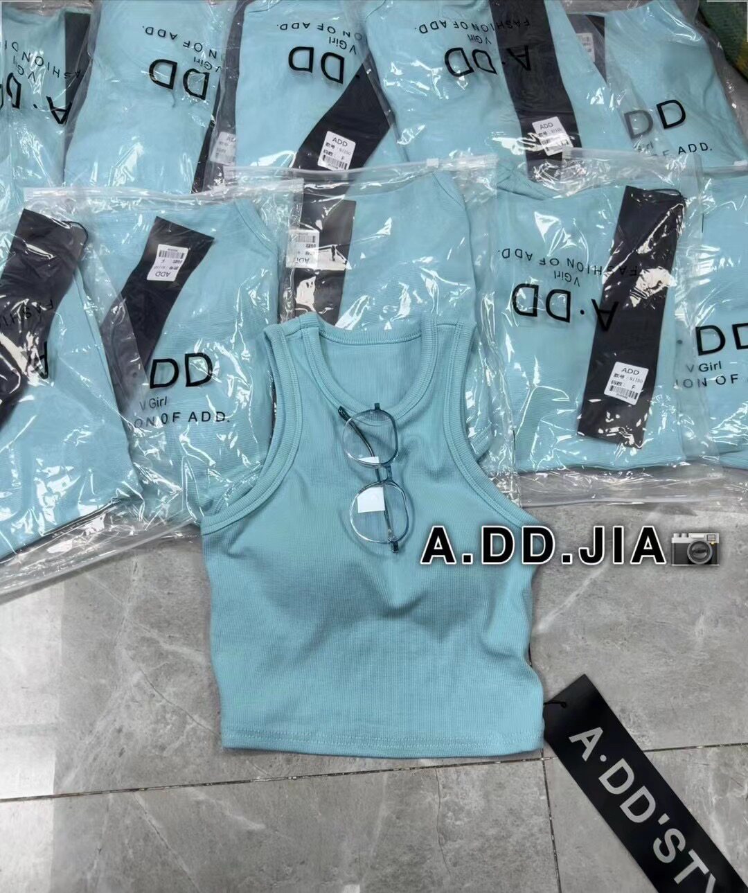 2025夏季新款韩版性感紧身显瘦糖果色吊带背心自带胸垫女潮