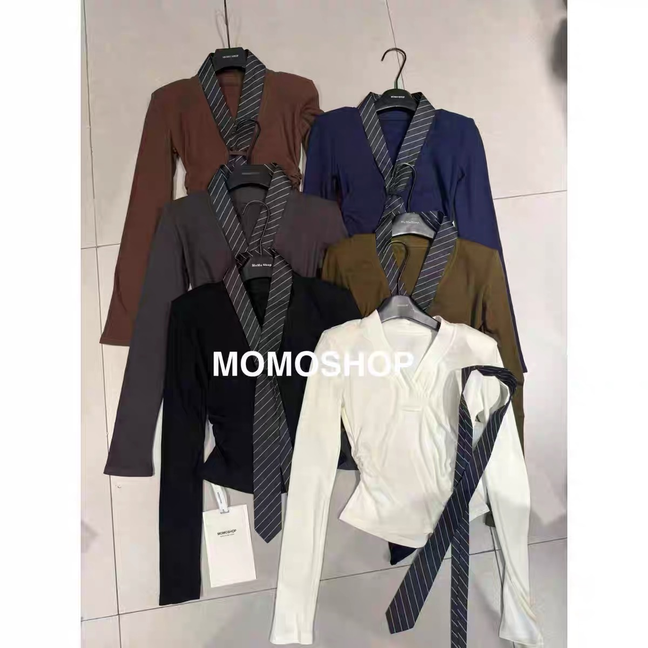 2025冬季新款磨毛绒洋气显瘦纯色百搭垫肩V领打底衫长袖T恤女