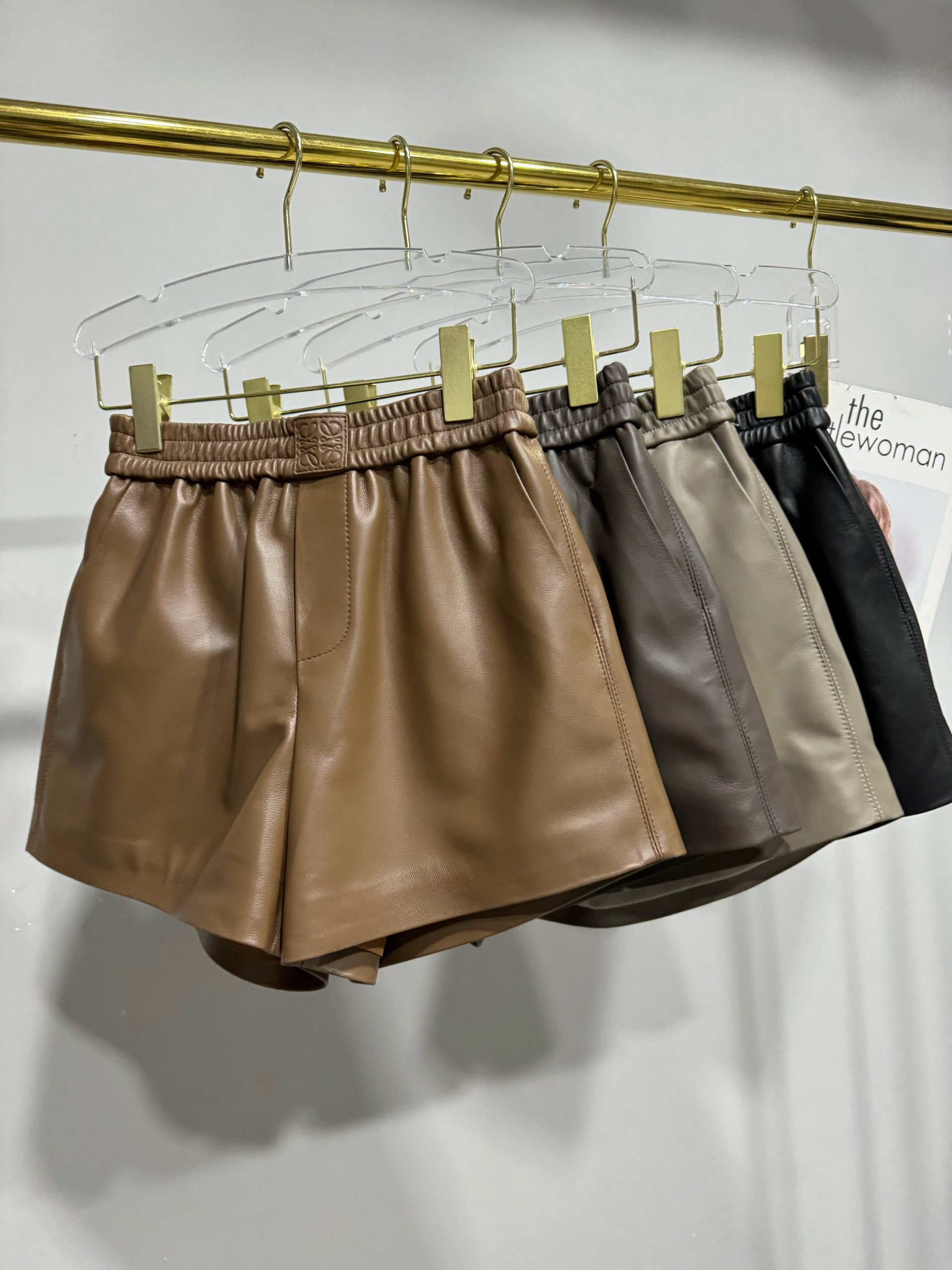 2025秋冬新款真皮皮裤女松紧腰绵羊皮短裤高腰显瘦A字阔腿裤