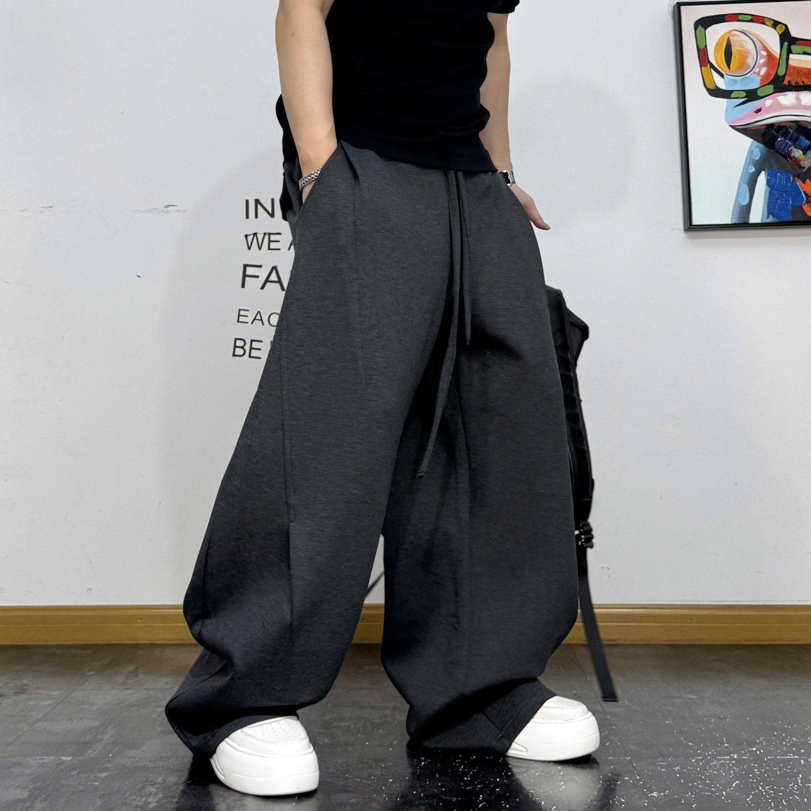 秋季新款美式慵懒风立裁解构休闲简约百搭弯刀廓形运动卫裤,男装,卫裤,淘宝优惠券,粉丝福利购,淘宝优惠卷