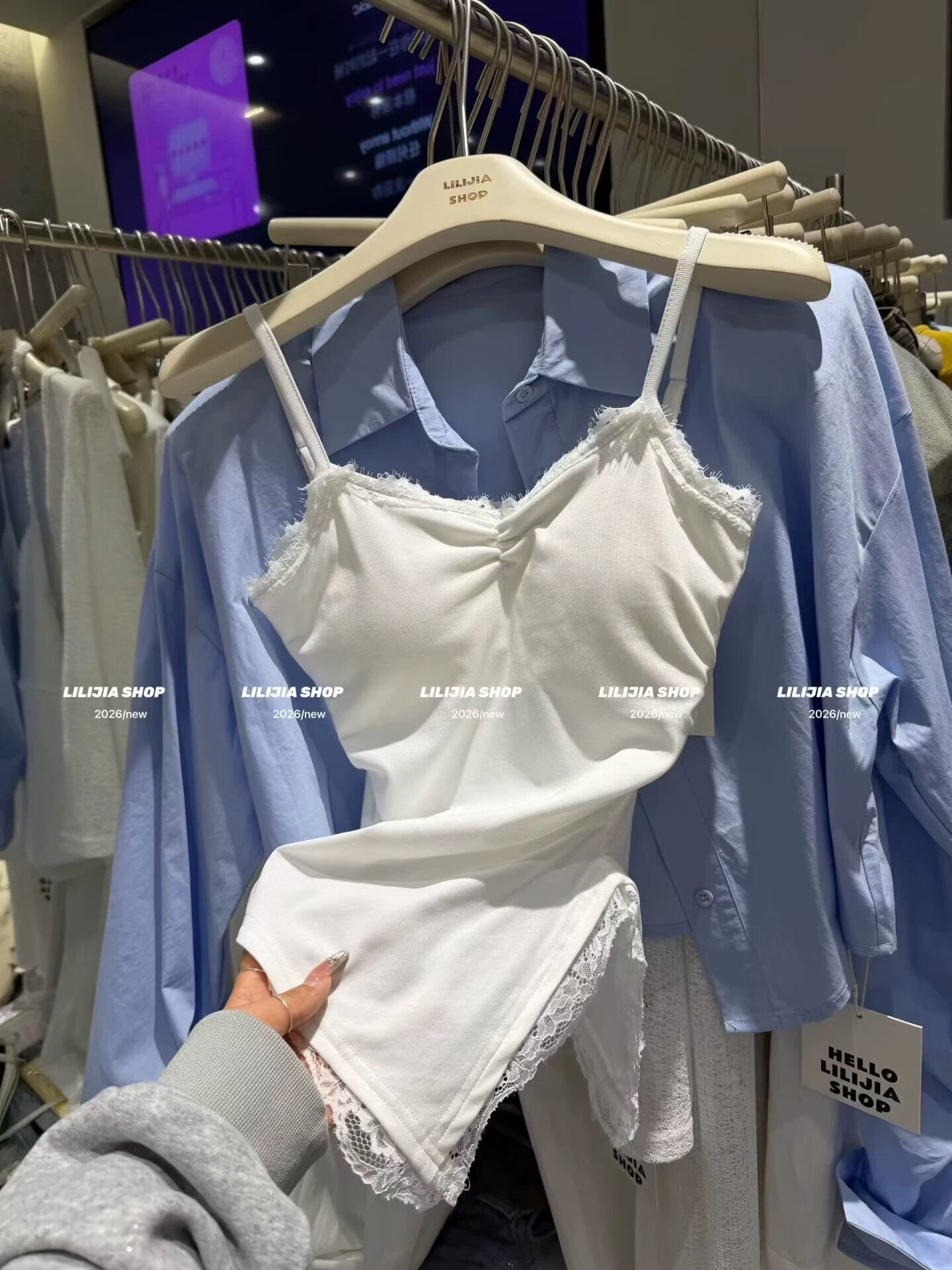 MH家 2026春韩版时尚百搭显瘦气质蕾丝拼接不规则胸垫吊带背心