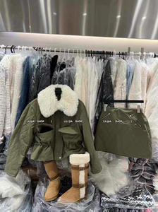 MH家 2024韩版冬撞色翻领减龄洋气短外套+高腰显瘦半身裙套装女