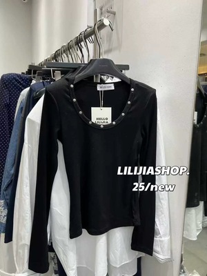 MH家 韩国东大门2025秋季铆钉设计感圆领弹力显瘦长袖垫肩T恤