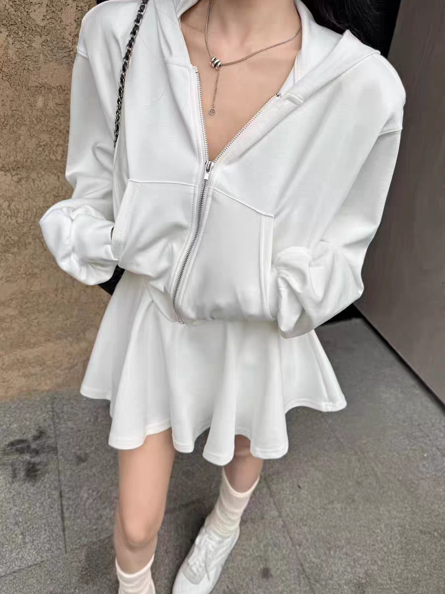 MH家 2026春新款连帽时尚拉链两件套休闲运动套装女半身裙