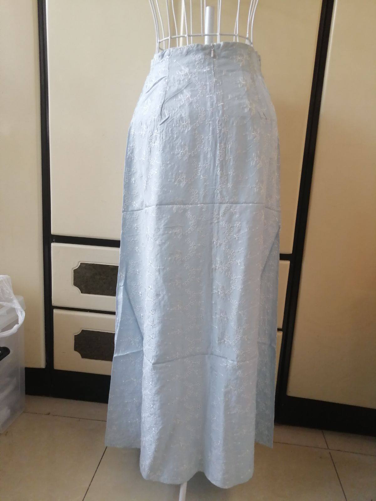 外单真丝淡蓝色绣花淑女长裙