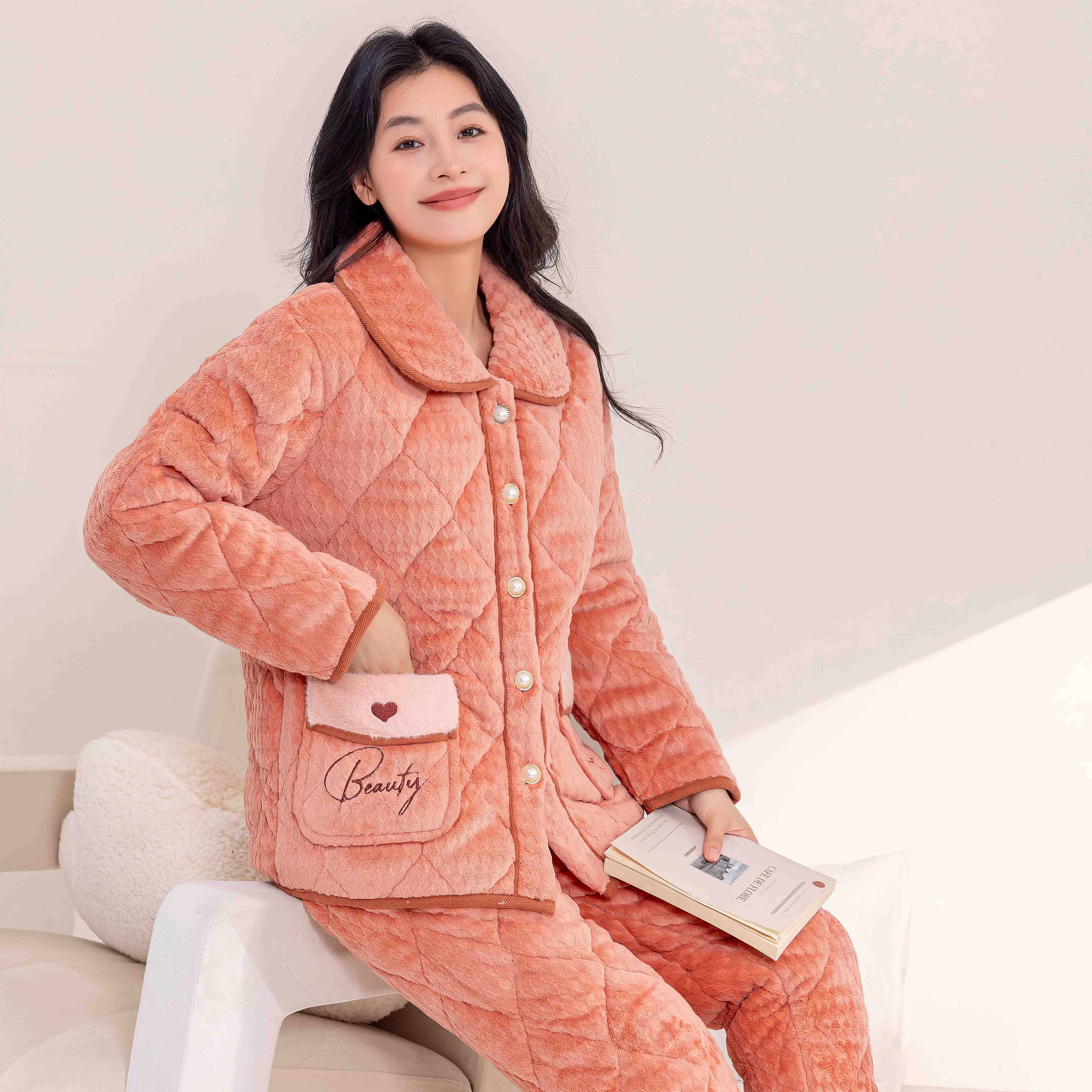 冬季三层加厚夹棉袄睡衣女中老年抗静电保暖牛奶绒家居服妈妈套装