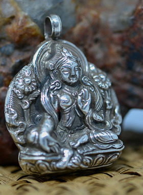 尼泊尔纯银手工制作绿度母项链坠