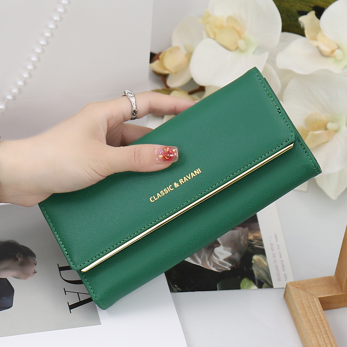 钱包女士长款2025新款大容量高端聚财手拿包零钱包女三折小众设计