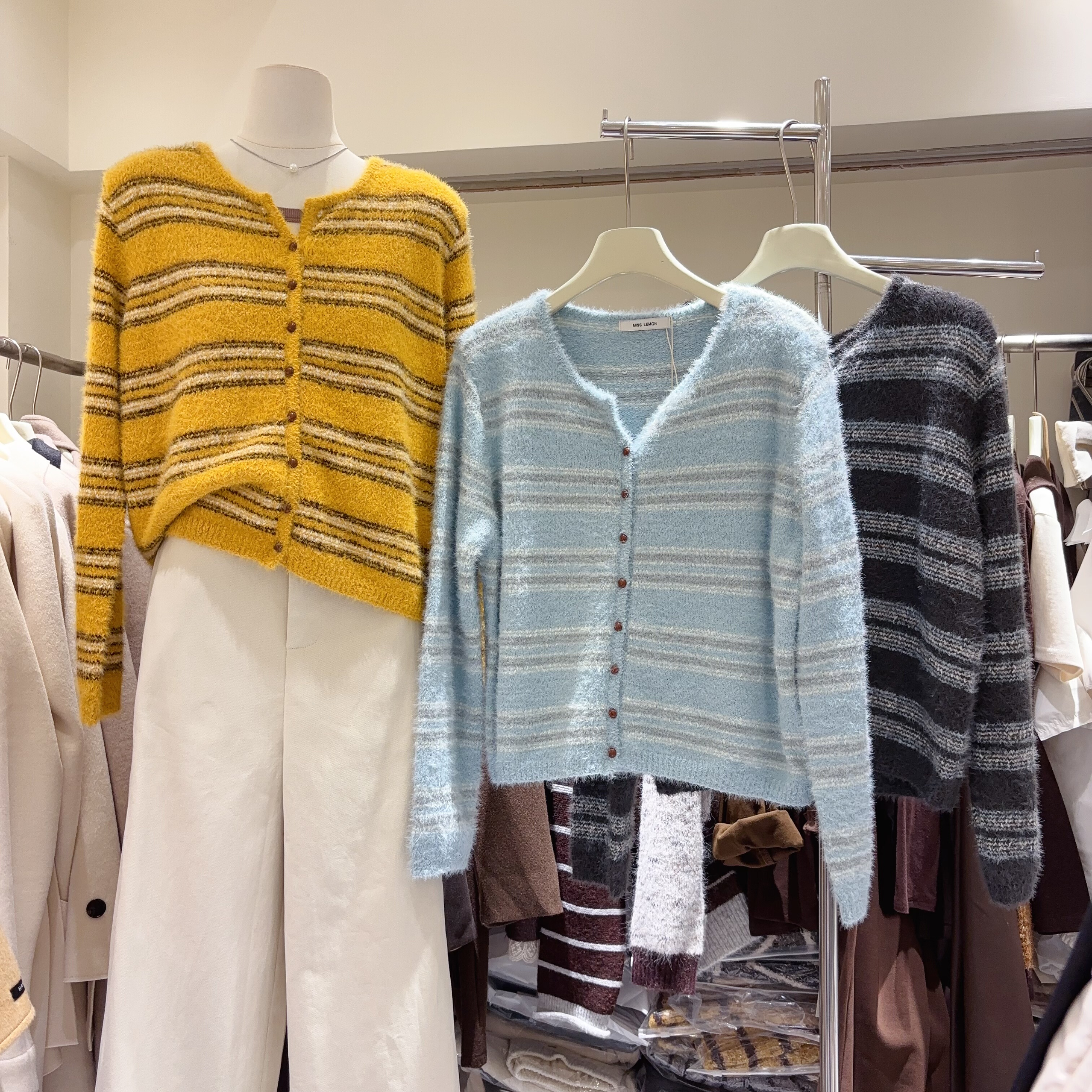 冬季新款韩版时尚圆领条纹水貂毛针织开衫女短款小香风保暖毛衣