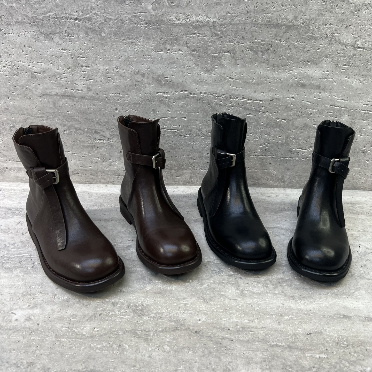 真皮粗跟皮带扣后拉链马丁靴短靴