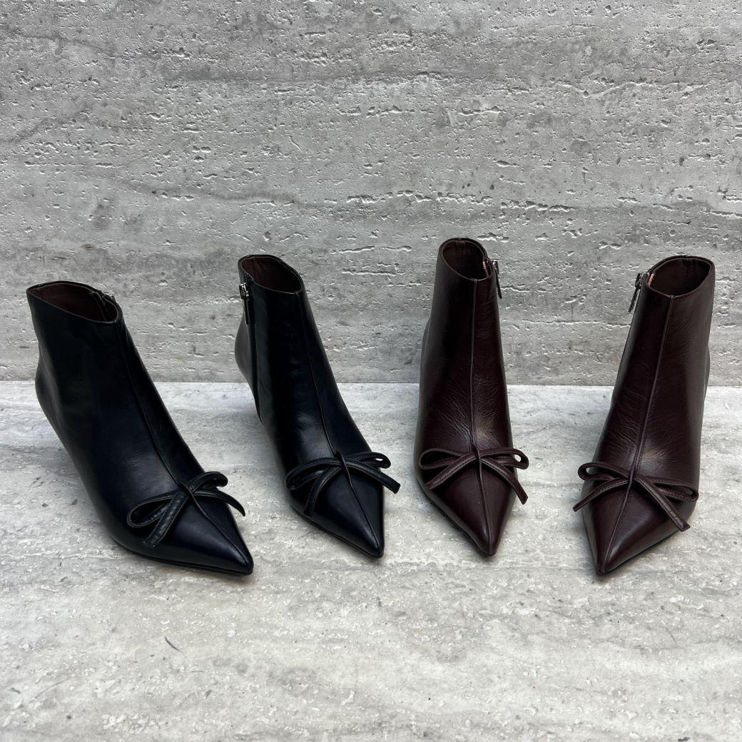 胎牛皮尖头细跟侧拉链高跟鞋短靴