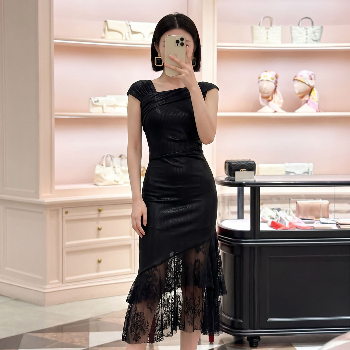赫本风黑色斜肩礼服裙收腰不规则蕾丝鱼尾修身显瘦连衣裙女15704