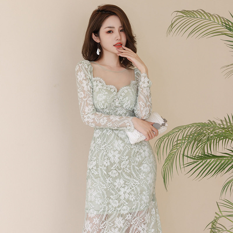2025秋季新款女小清新气质方领修身显白包臀绿色蕾丝连衣裙20299