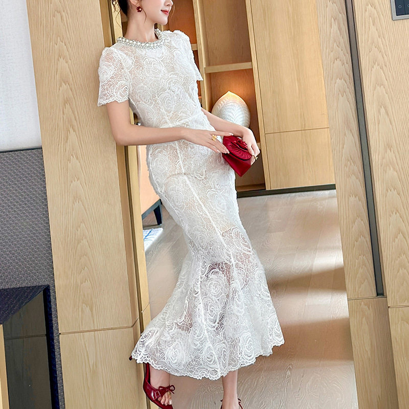 订婚礼服裙2026夏季新款女装法式镶钻圆领收腰鱼尾蕾丝连衣裙9081