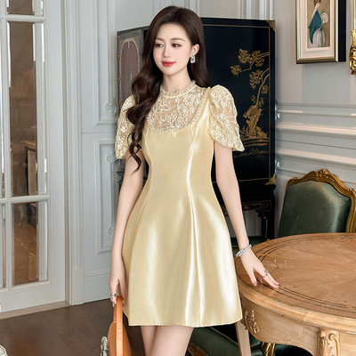 2025夏季新款女甜美气质蕾丝立领镶钻A字连衣裙收腰显瘦裙女21171