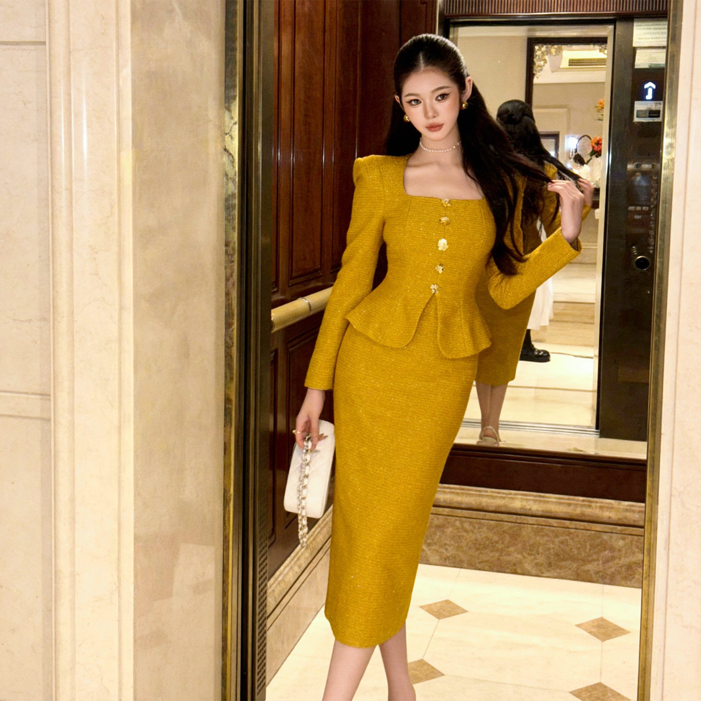 2026春季新款女装法式方领单排扣收腰遮肚包臀假两件连衣裙22026