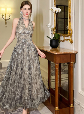 2025夏季新款女装法式性感深V领挂脖收腰薄款飘逸长款连衣裙70278