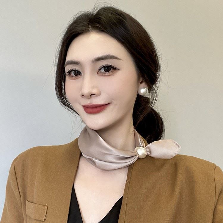 春秋遮颈纹脖子配饰甲状腺术后遮挡神器懒人磁吸扣小丝巾颈部装饰图片