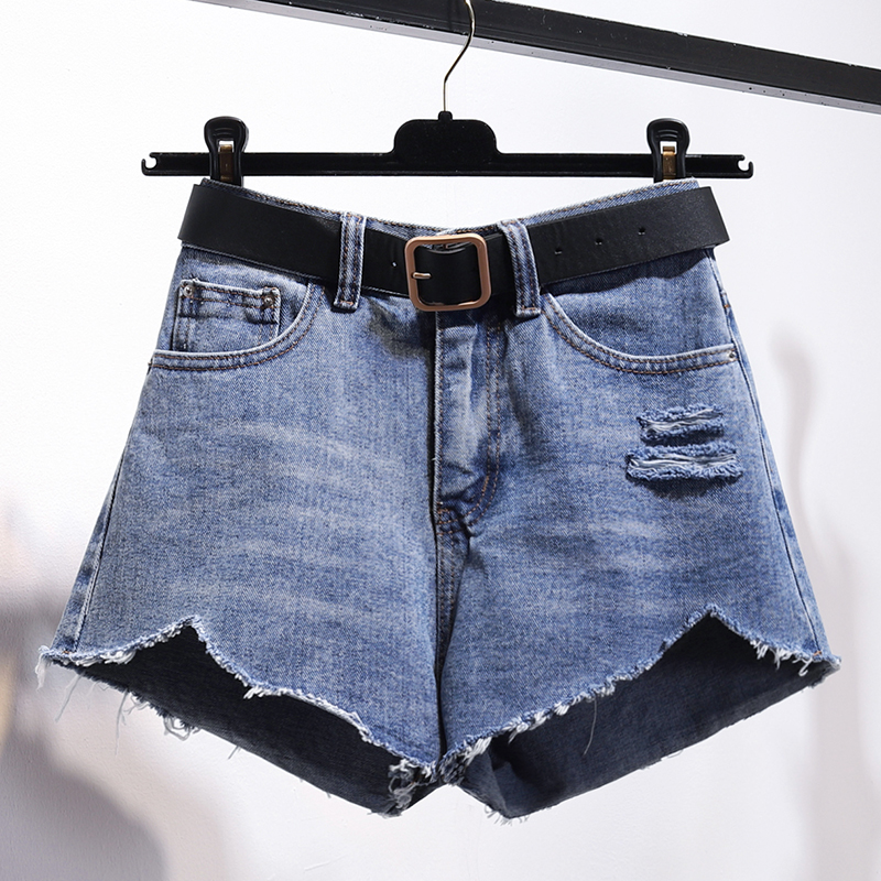 Plus size denim shorts women's fat mm wide leg pants plus 200 Jin fat sister's loose and thin hot pants with holes