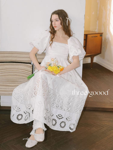 THREE GOOOD殷三吉 法式镂空泡泡袖露背度假连衣裙